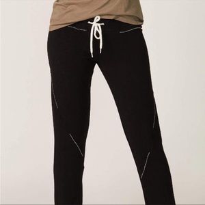 MONROW Supersoft Sweats w/ Outline Studs